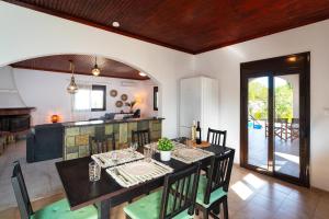 Fotografie z fotogalerie ubytování Villas Mina v destinaci Gennadi