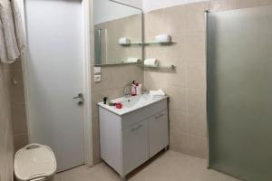 Vonios kambarys apgyvendinimo įstaigoje Limor-resident