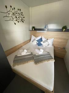 Postel nebo postele na pokoji v ubytování Mobile Home Fran