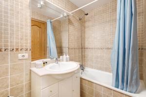 A bathroom at Las Brisas Playa San Juan