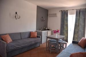 Prostor za sedenje u objektu Boutique Hotel Tilos Mare
