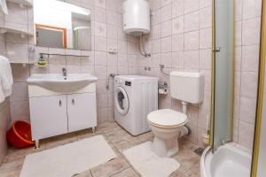 Koupelna v ubytování Apartments Mirta