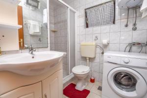 Koupelna v ubytování Apartments Mirta
