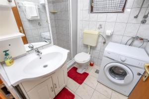 Koupelna v ubytování Apartments Mirta