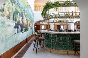 Um restaurante ou outro lugar para comer em AP Dona Aninhas