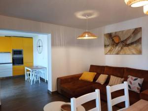 ครัวหรือมุมครัวของ Sado House 2