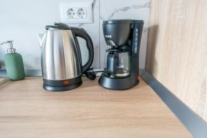 Your New and Modern Home tesisinde kahve veya çay yapma olanakları