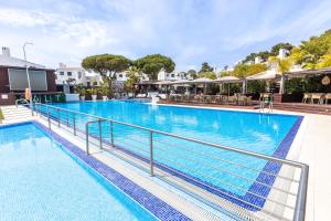 Afbeelding uit fotogalerij van Apartamentos Honorio - Pool and Garden in Vilamoura