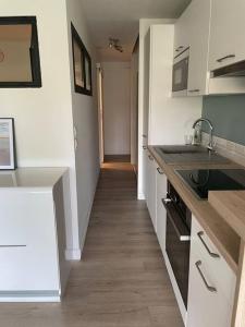 Fotografia z galérie ubytovania Superbe appartement Cocooning au calme - Piscine v destinácii Antibes + 9 fotografií