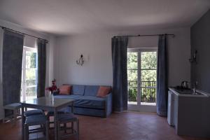 Prostor za sedenje u objektu Boutique Hotel Tilos Mare