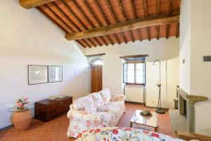 A seating area at La Tuia Vacanze apt for 4PP and apt for 2PP