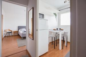 Foto dalla galleria di Valoisa huone keittiöllä, elokuusta 2025 lähtien a Turku
