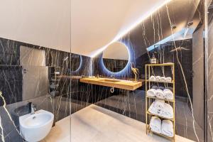 Un baño de App 303 Palazzo Cavour