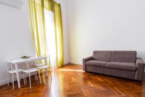 Galeriebild der Unterkunft Loft via morosini centro Varese - IXIHOME in Varese + 10 Fotos