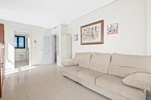 Posezení v ubytování Gemelos 26 Resort Apartment 16-A Levante Beach