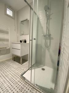 Koupelna v ubytování Maison 6 personnes-clim-WIFI-Proche Centre Ville