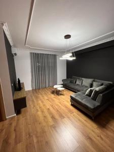 Royal Stay - Image 13