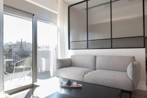 Posedenie v ubytovaní Modern apartment close to Athens city center (Form_F2)