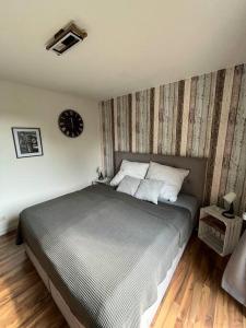 Postel nebo postele na pokoji v ubytování Modernes Apartment in Chemnitz