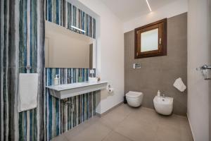 Kúpeľňa v ubytovaní Villa Maria con piscina e vista mare