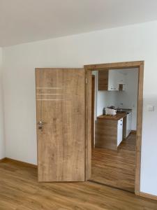 Kuchyň nebo kuchyňský kout v ubytování Apartmány Bolevec Plzeň pro rodiny s dětmi a zvířátky