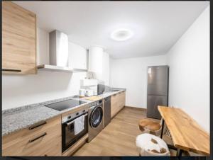 Kuchyňa alebo kuchynka v ubytovaní Beach side Apartment -Estepona