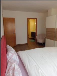 Posteľ alebo postele v izbe v ubytovaní Beach side Apartment -Estepona