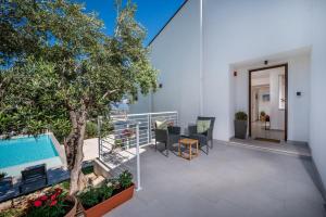 Balkón alebo terasa v ubytovaní Villa Maria con piscina e vista mare