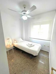 Posteľ alebo postele v izbe v ubytovaní Apartamento primera línea Altea