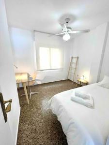 Posteľ alebo postele v izbe v ubytovaní Apartamento primera línea Altea