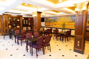 TV a/nebo společenská místnost v ubytování The Allen Hotel