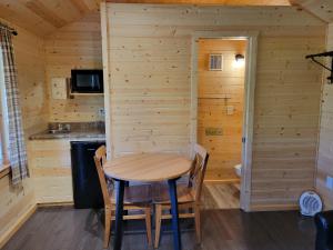 Kuchyň nebo kuchyňský kout v ubytování Tobermory Village Cabins