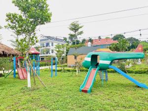 De kinderspeelruimte van Hoàng Yến Garden Ba Vì
