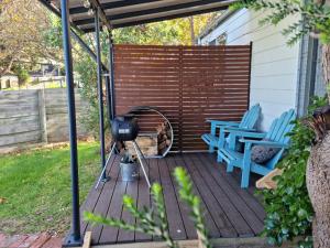 Far View - Pets, Linen, Wi-Fi, Netflix, Caravan室外花園