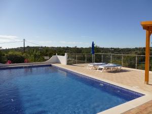 La alberca dentro o cerca de Secluded villa with a private swimming pool