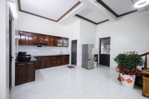 Virtuvė arba virtuvėlė apgyvendinimo įstaigoje Villa Habit 3br Center Mộc Châu