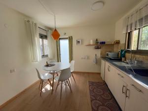 Köök või kööginurk majutusasutuses Connected Guest House