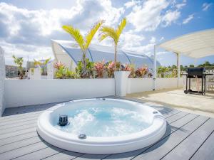 Foto dalla galleria di GLAMTECH RESORTS HEAVEN a Miyakojima