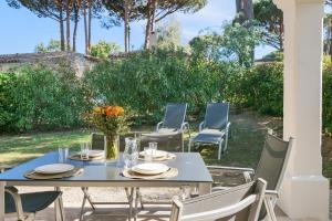 Vonkajšia záhrada v ubytovaní Villa Rêve de Plage proche St-Tropez