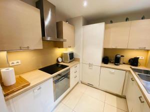 Fotografia z galérie ubytovania Two bedroom apartment in the center of Cannes a few steps from the Croisette and the Palais - 2078 v Cannes