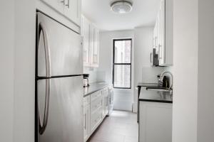 Фотография из галереи Midtown 2br w doorman wd nr Central Park NYC-1144 в Нью-Йорке