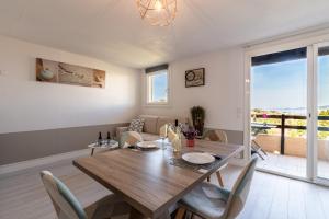 Posedenie v ubytovaní Kallistea - Appartement avec vue mer