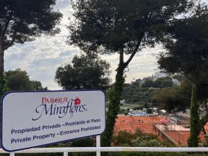 Certifikát, ocenenie alebo iný dokument vystavený v ubytovaní Miraflores La Cala Golf Tennis