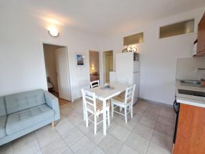 Kuchyňa alebo kuchynka v ubytovaní Villa Porto