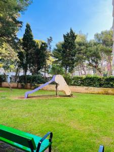 Vonkajšia záhrada v ubytovaní Apartamento Deluxe Torremar