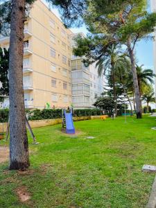 Vonkajšia záhrada v ubytovaní Apartamento Deluxe Torremar