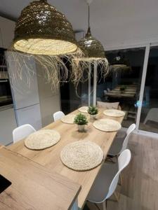 Fotografia z galérie ubytovania Precioso apto Miami primera linia playa cala de las Sirenas, con WIFI y NETFLIX, adecuado para teletrabajar v destinácii Miami Platja
