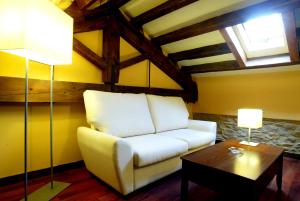 A seating area at Hotel El Faixero Tradicional