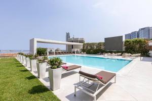 Bazén v ubytování EPIC SANA Luanda Hotel nebo v jeho okolí