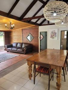 Gallery image of Varswaterkloof Houthuis in Paarl +37 photos